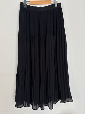 Black Pleated Skirt - Classic Women's Skirt